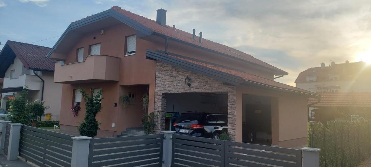 Marina Apartment Sesvete Bagian luar foto